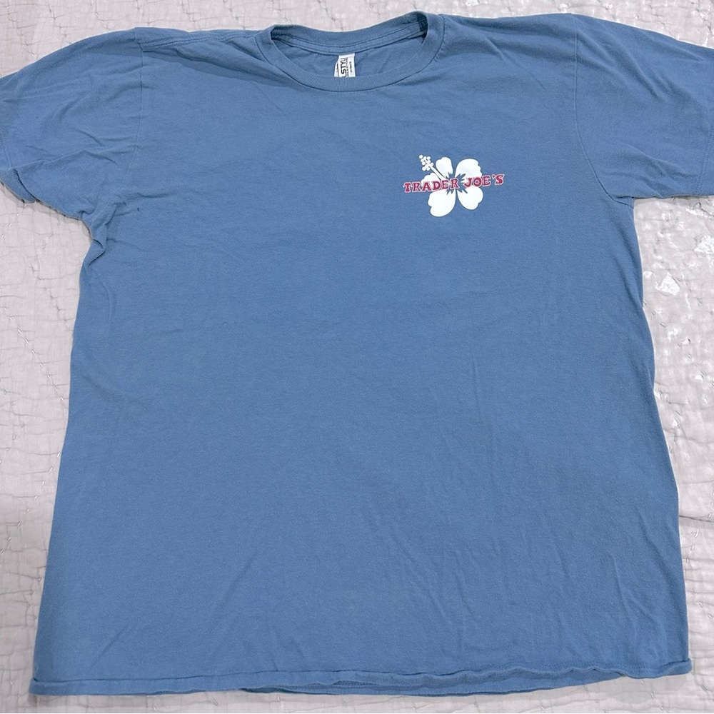 Trader Joe's Short Sleeve Light Blue T-Shirt Hibiscus Unisex